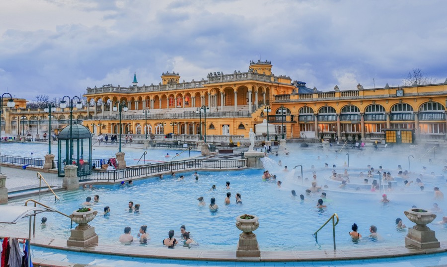 activités evjf Budapest - les bains à Budapest activités evjf Budapest - les bains à Budapest