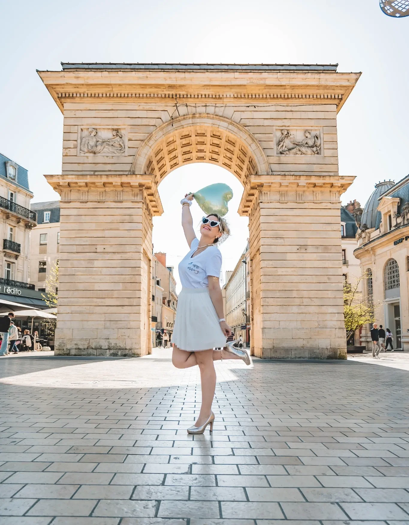 evjf-dijon-future-mariee-arc-triomphe.webp