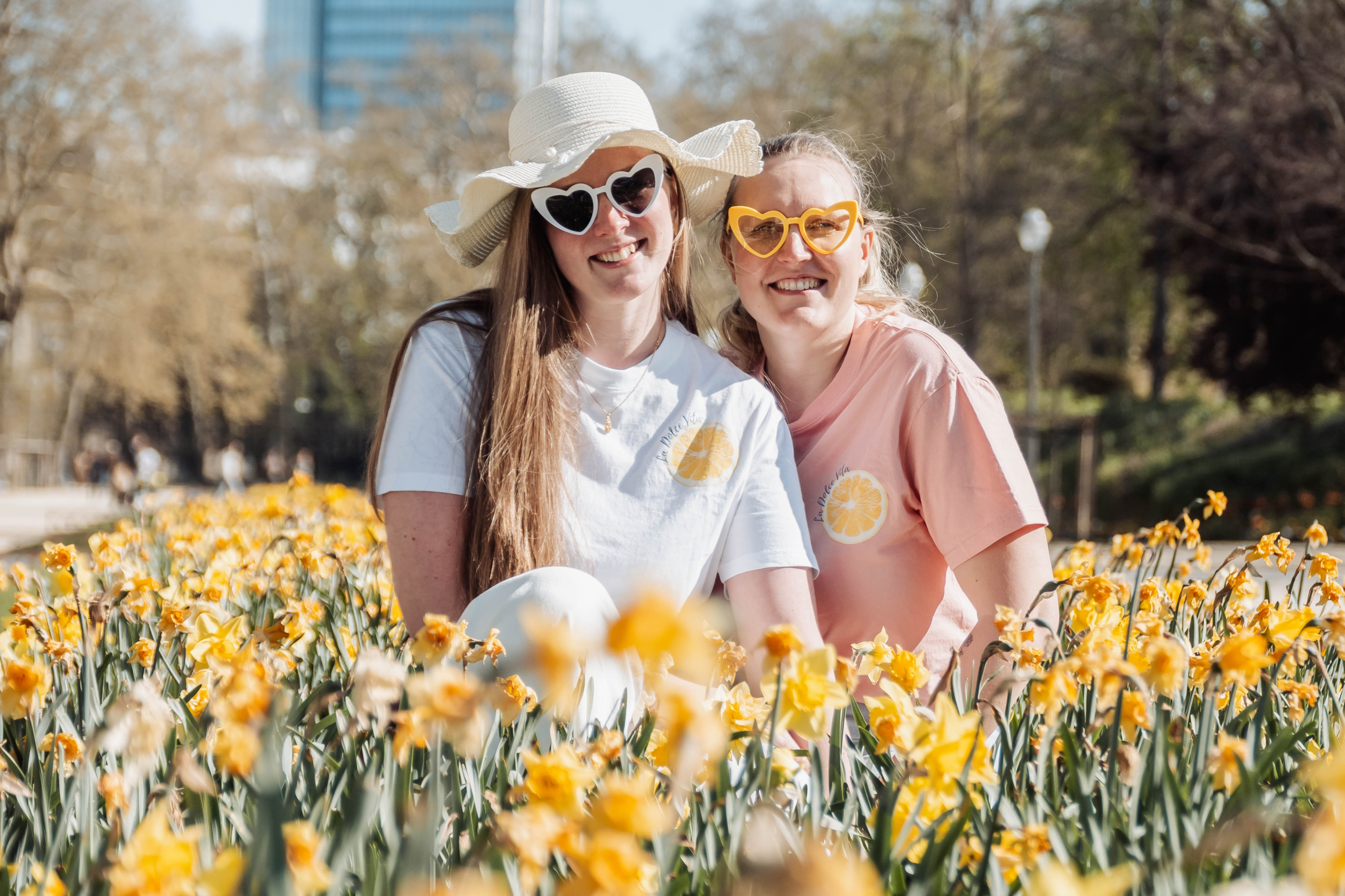 Enterrement de vie de jeune fille à Bruxelles au milieu des jonquilles