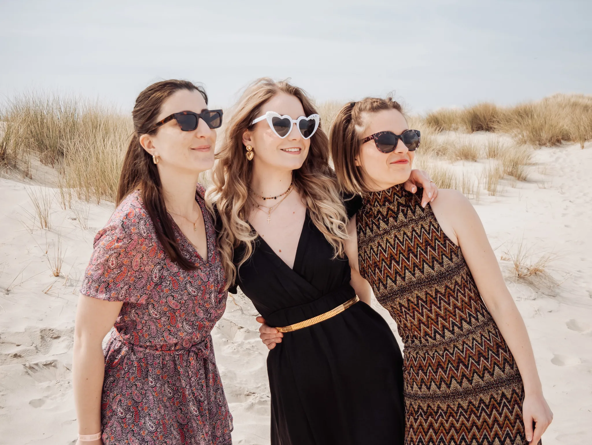 photo-plage-evjf-le-touquet Photo EVJF à la plage du Touquet avec les amies de la mariée