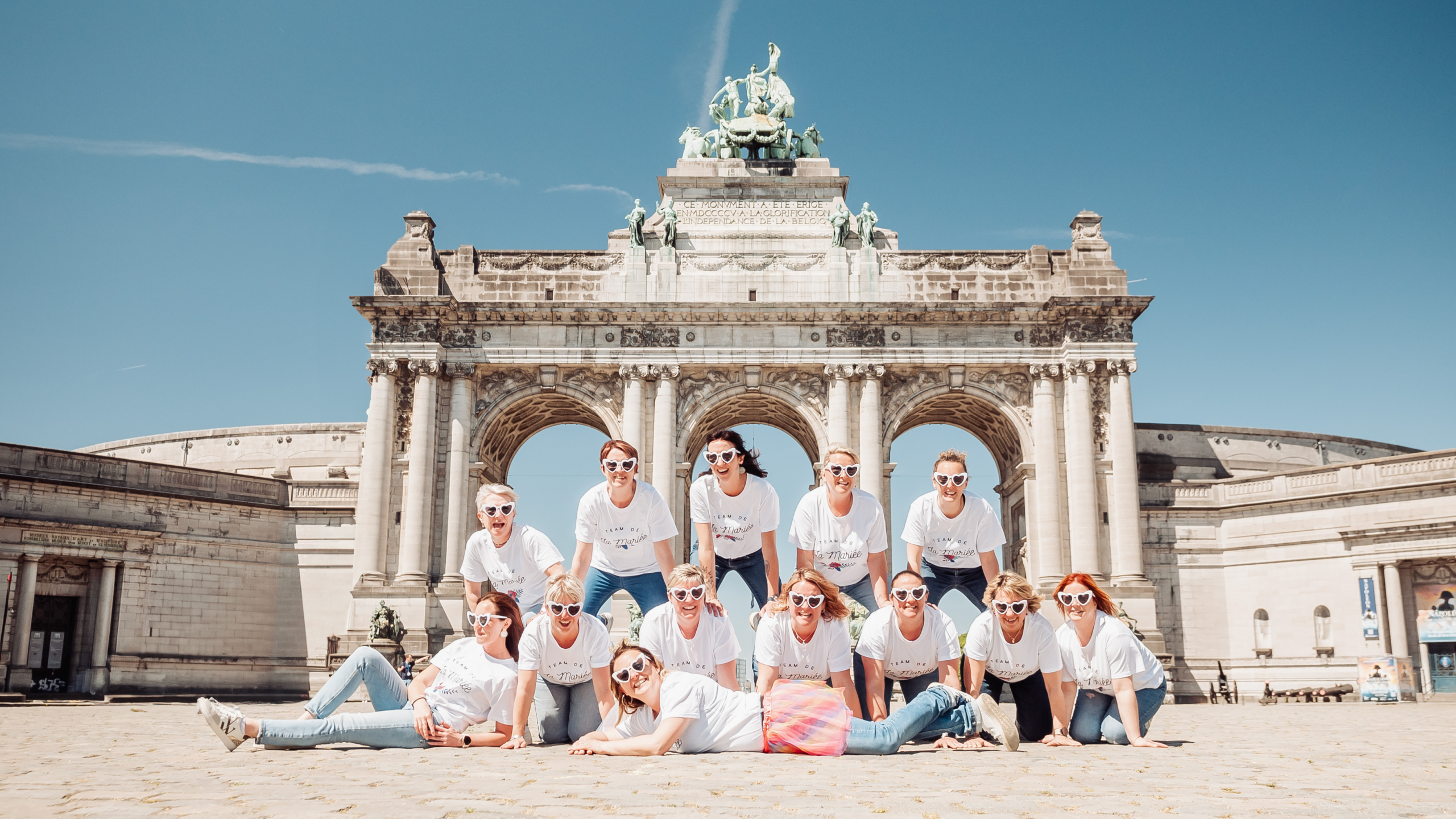 Pyramide humaine EVJF au Parc du Cinquantenaire à Bruxelles